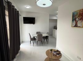 Moon Apartamentos D2, hotel en San Cristóbal