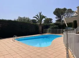 Appartement calme avec terrasse à St Raphaël, proche plage - FR-1-226A-148