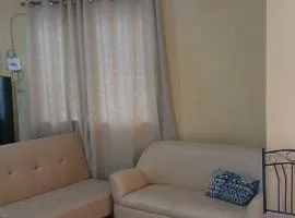 Mel's Place Batangas City Unit 8 Sta Rita Two-Bedroom House w Free Parking WIFI Smart TV Fit to 4 Adults or kids