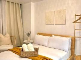 Azure Urban Resort Staycation By J&R, hotell i Manila