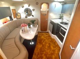 S&eacute;jour C&ocirc;te d'Azur sur un navire de plaisance, laivamajoitus kohteessa Mandelieu-la-Napoule