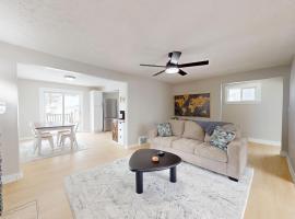 Stylish Home Near Historic Downtown & Lake Erie、ウィロビーのホテル