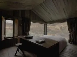 Laggan Cottage - Charming home along River Gairn with unique panoramic room