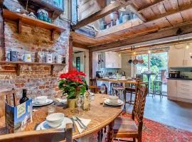 Hook & Hatchet - Uk48201