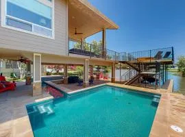 5BR Waterfront House with Private Pool and Hot Tubs