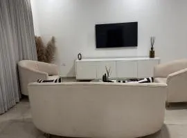Cosy - 2 bed Apartment - Lekki - Ikate
