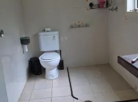 Rainforest Large Room w Ensuite private In 2 bdrm home