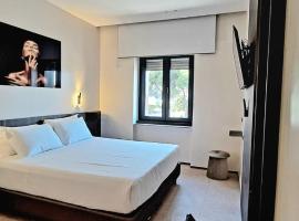 रोम में, होटल Hotel Revolution