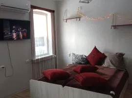 Апартаменти біля стадіону Ворскла СВІТЛО 24 на 7 ЗАСЕЛЕННЯ 24 на 7 Двокімнатна квартира подобово Однокімнатна квартира подобово