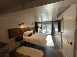 Couples Escape Hot Tub Riverfront