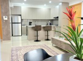 Brown 7 3BR Apt in Sioufi, hotell i Al Ashrafīyah