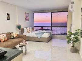 Amber – 10th Floor Sea View Studio, Kaslik, hotel a Jounieh