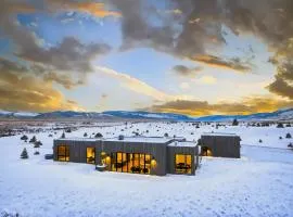Yellowstone Valley - Hot Tub Fireplace Mountain View