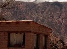 Macondo - Casas entre cerros