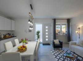 LAKE COMO BORGO VIGNOLA - Cozy Apartment in a Charming Village, Hotel in Cremia