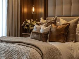 Hotel Precision Inns Near Delhi Airport، فندق سبا في نيودلهي