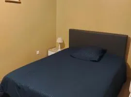 Belle chambre au rez-de-chaussée