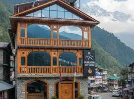 Biker Gang Hotel & Cafe Keylong Manali Leh Hwy