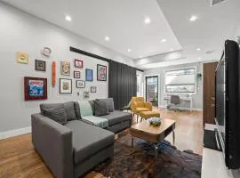 Heart of Downtown City Views Deck BBQ