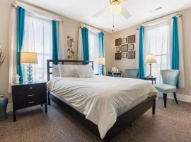 Dreams2Reality | Historic Branson Hotel - Serendipity Room - Downtown, hotel Bransonban