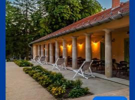 Füzérradványi Kastély Üdülőház, Károlyi-kastély Füzérradvány, hotel din Füzérradvány