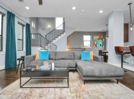 Skyline Views - Sleeps 10 Home Near Downtown, khách sạn ở Houston