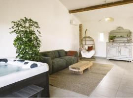 Harmonia house with Jacuzzi and private sauna, khách sạn ở Cintegabelle