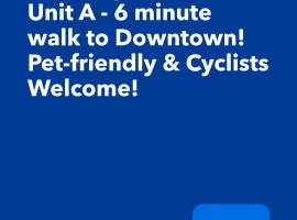 Relaxing Rustic Oasis, Unit A - 6 minute walk to Downtown! Pet-friendly & Cyclists Welcome! โรงแรมในคัมเบอร์แลนด์