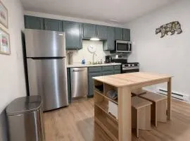 Main St Studio - Walk to Lifts, Dining, and Shopping