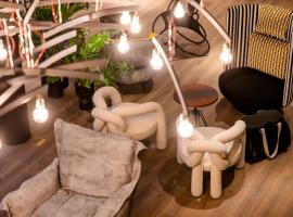 Motel One Antwerp, hotel en Amberes