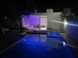 Zion โรงแรมในNgaparou