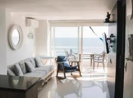 Wake up to the sea, premium apartment, pool