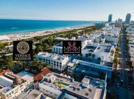 Versace Mansion Neighbor (Floors 2 & 3) Sleeps 12