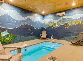 Hot Tub, Games and Pool Sevierville Family Retreat