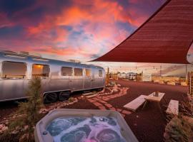 The Outpost Grand Canyon, hotel em Williams