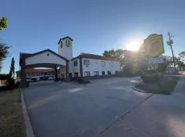 Super 8 by Wyndham Houston/Brookhollow NW