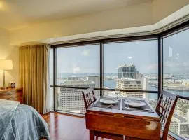 Harbor View and Pool Access Downtown Honolulu Gem!
