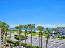 Condo with Gulf View & pool, beach access & bunks, готель у місті Дестін