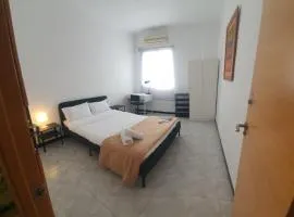 Tranquila, Céntrica y Luminosa Habitación de Matrimonio en Vivienda Compartida