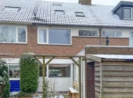 Awesome Apartment In Broek In Waterland With Wifi