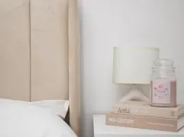 The Hideaway, 6mins to city, parking, Wi-Fi & Netflix