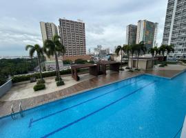 Manila Bay Breeze Residences with Pool View, hotel di Manila