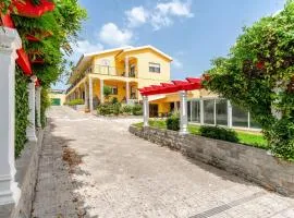 A Big Beautiful House near Santa Cruz beach