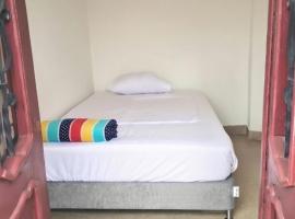 Cama nueva doble con balcón cerca del parque principal, hotel u gradu La Ceja