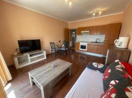 Seaview apartment in Obrovac with balcony, hotel en Obrovac