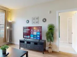 Stylish Home with Free Parking