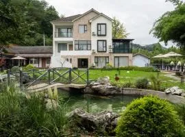 Anji Xiangchaju Country House