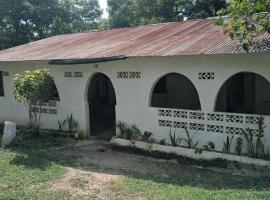 Eco Finca los Loros, hotel i Pueblo Nuevo