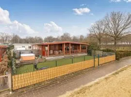 4 Bedroom Cozy Home In Erm