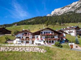 Hotel Garni Morene, hotel a Selva di Val Gardena